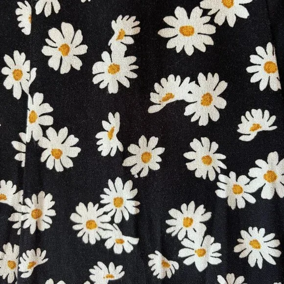 Reformation Flounce Skirt, Daisy Pattern, Size 0 - Picture 4 of 5